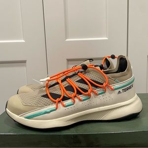 NEW ADIDAS TERREX VOYAGER 21 HIKING SNEAKERS SZ 9.5 MENS - 9017